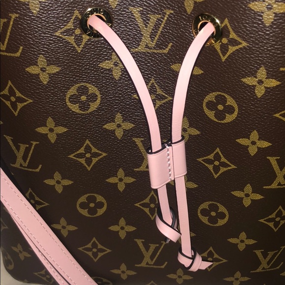 Louis Vuitton Monogram Neonoe Rose Poudre Pink - Picture 2 of 8